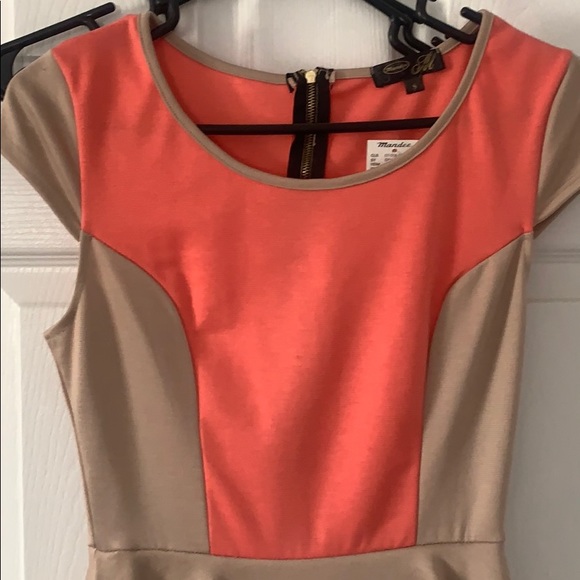 Cream and pink/peach fitted mini dress - Picture 4 of 6